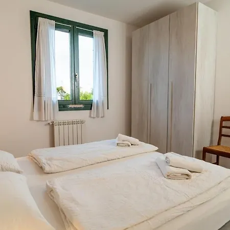 Vila Faggio 16 *